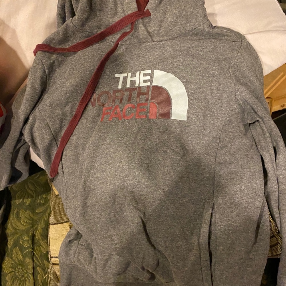 northface sweatshirt